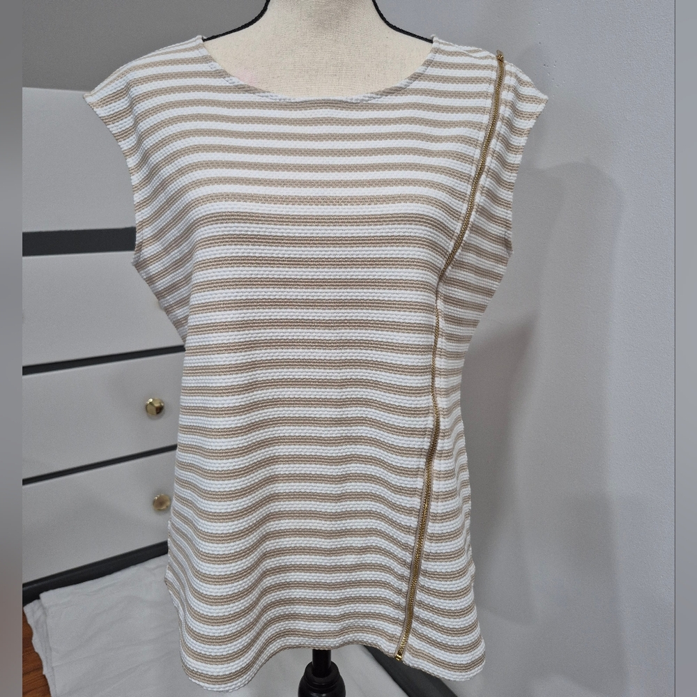 Like New! Calvin Klein Textured Tank